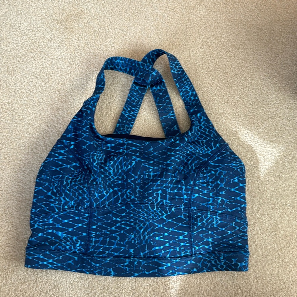 Lululemon sports bra
